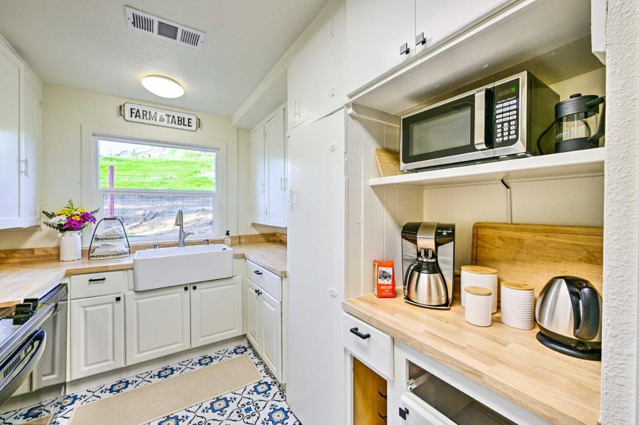 Peaceful Ranch Home With Sierra Nevada Views Woodlake Buitenkant foto